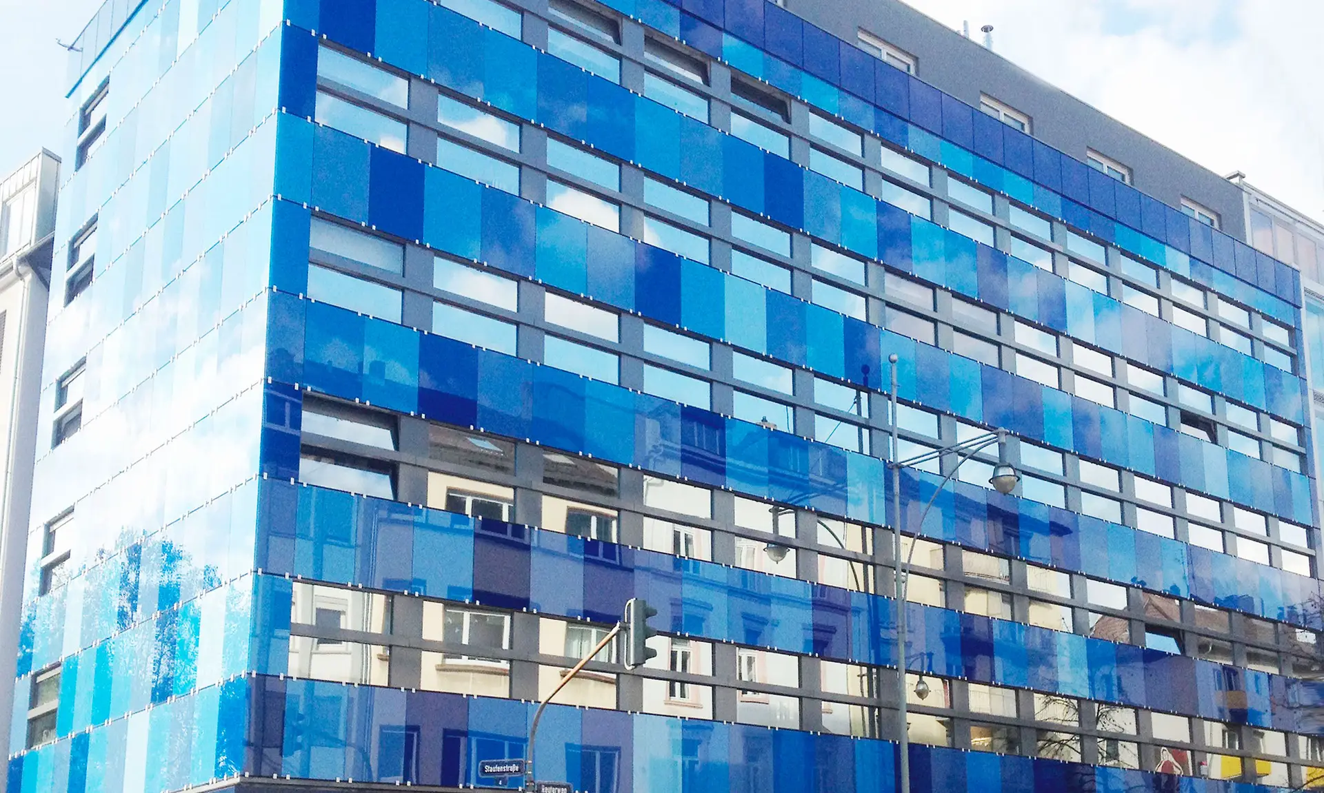 Gebäuden eine neue Farbe geben